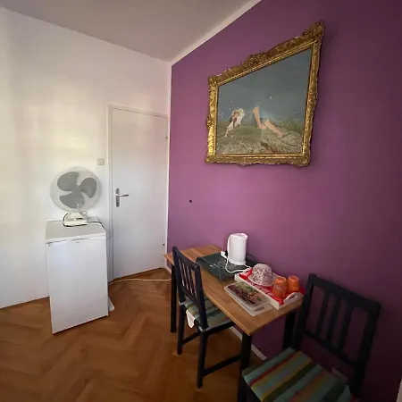 Guest house Hvar - Double Bedroom With Private Bathroom