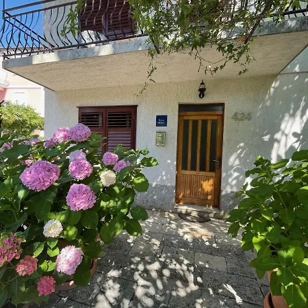 Hvar - Double Bedroom With Private Bathroom