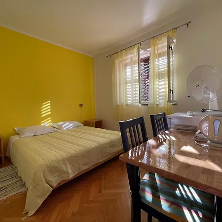 Gasthof S3 - Double With Private Bathroom Next Door In On Hvar